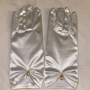 White gloves with pearl accent